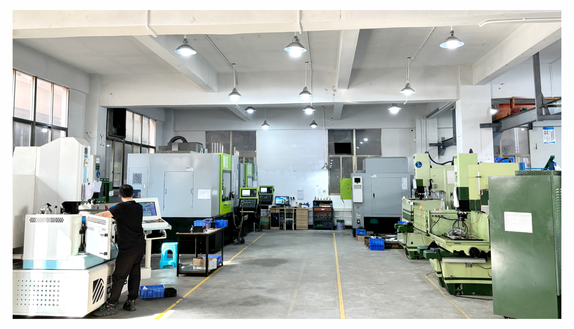 精密設(shè)備達(dá)50多臺