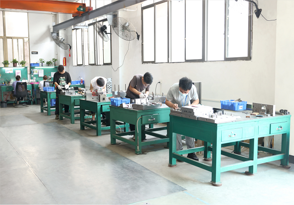 范仕達(dá)工廠鉗工區(qū)